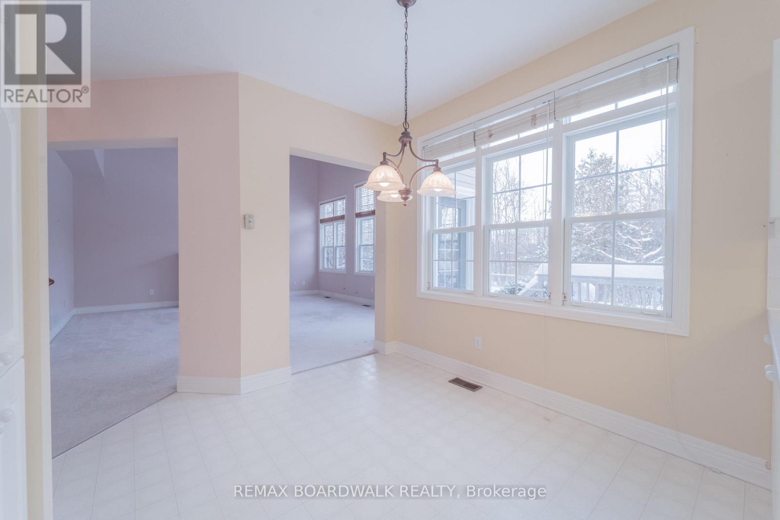 57 Mattawa Crescent, Ottawa, Ontario  K2M 2E8 - Photo 16 - X12881888