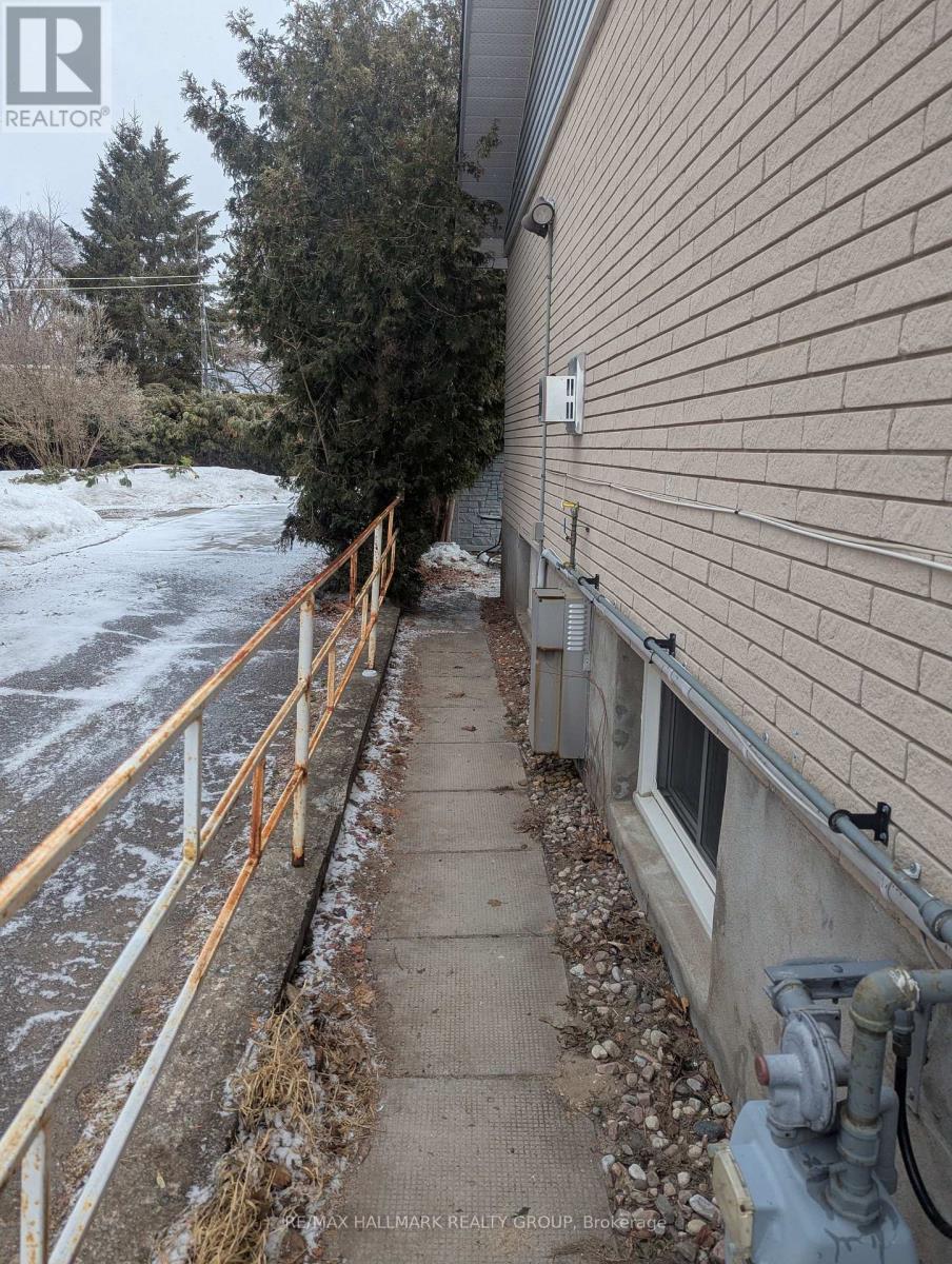 2 - 871 St Jacques Street, Clarence-Rockland, Ontario  K4K 1C1 - Photo 3 - X12881950