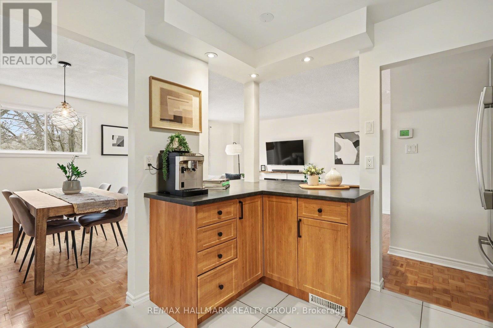 D - 77 Glen Park Drive, Ottawa, Ontario  K1B 3Z1 - Photo 10 - X12881984