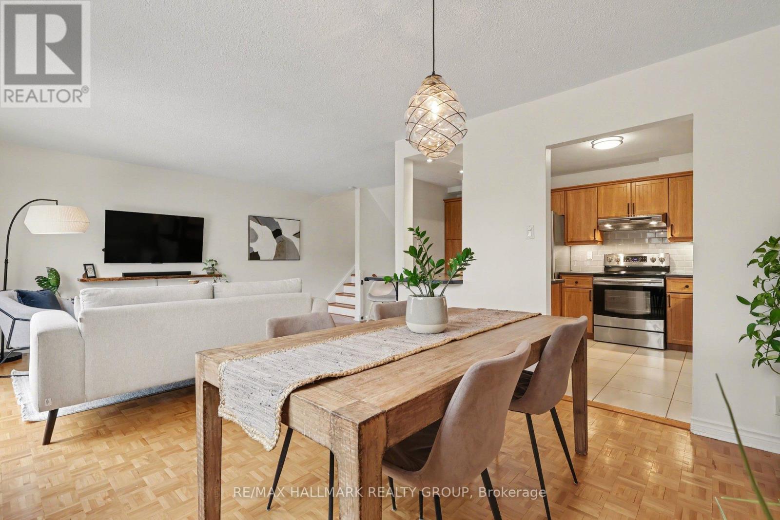 D - 77 Glen Park Drive, Ottawa, Ontario  K1B 3Z1 - Photo 13 - X12881984