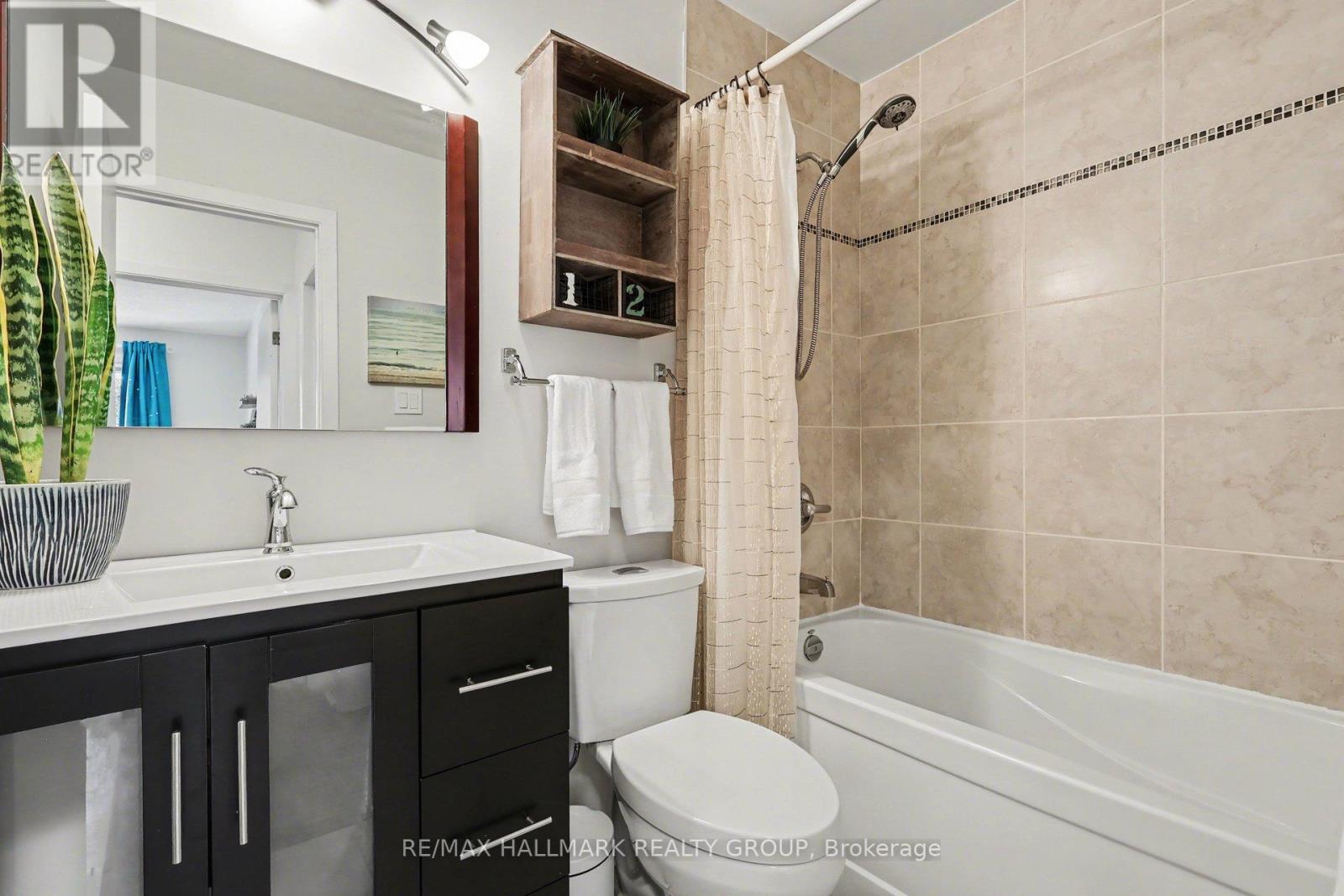 D - 77 Glen Park Drive, Ottawa, Ontario  K1B 3Z1 - Photo 18 - X12881984