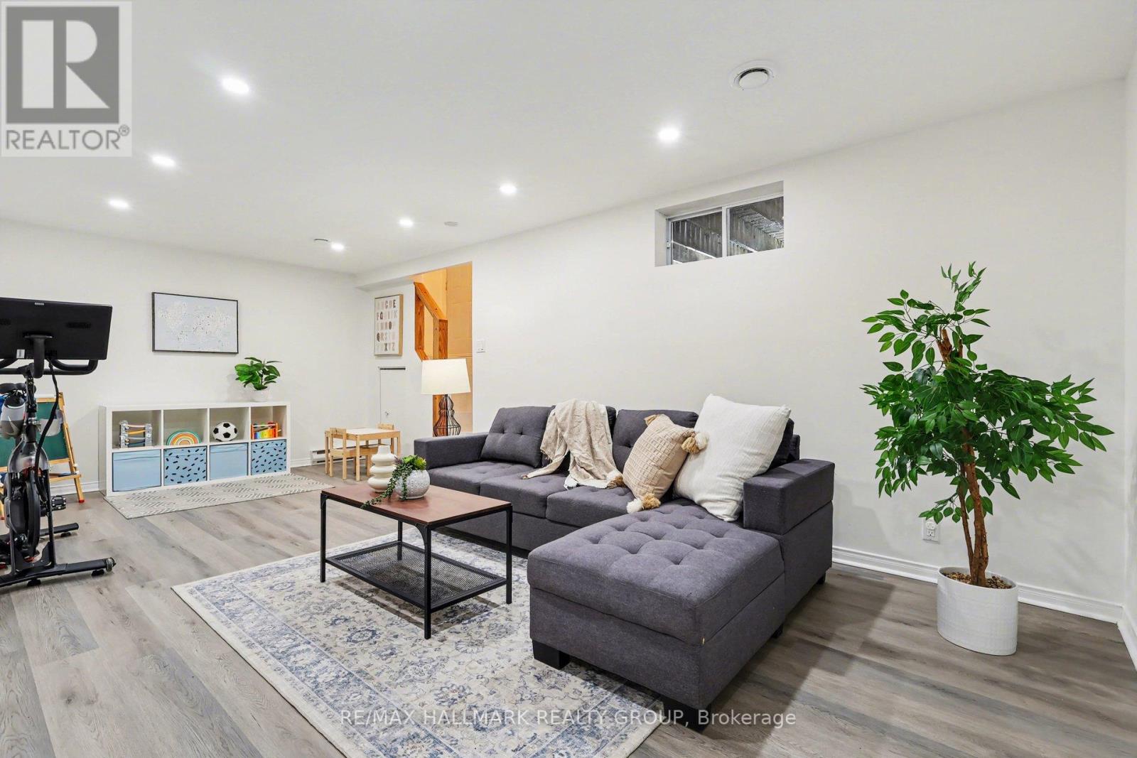 D - 77 Glen Park Drive, Ottawa, Ontario  K1B 3Z1 - Photo 24 - X12881984