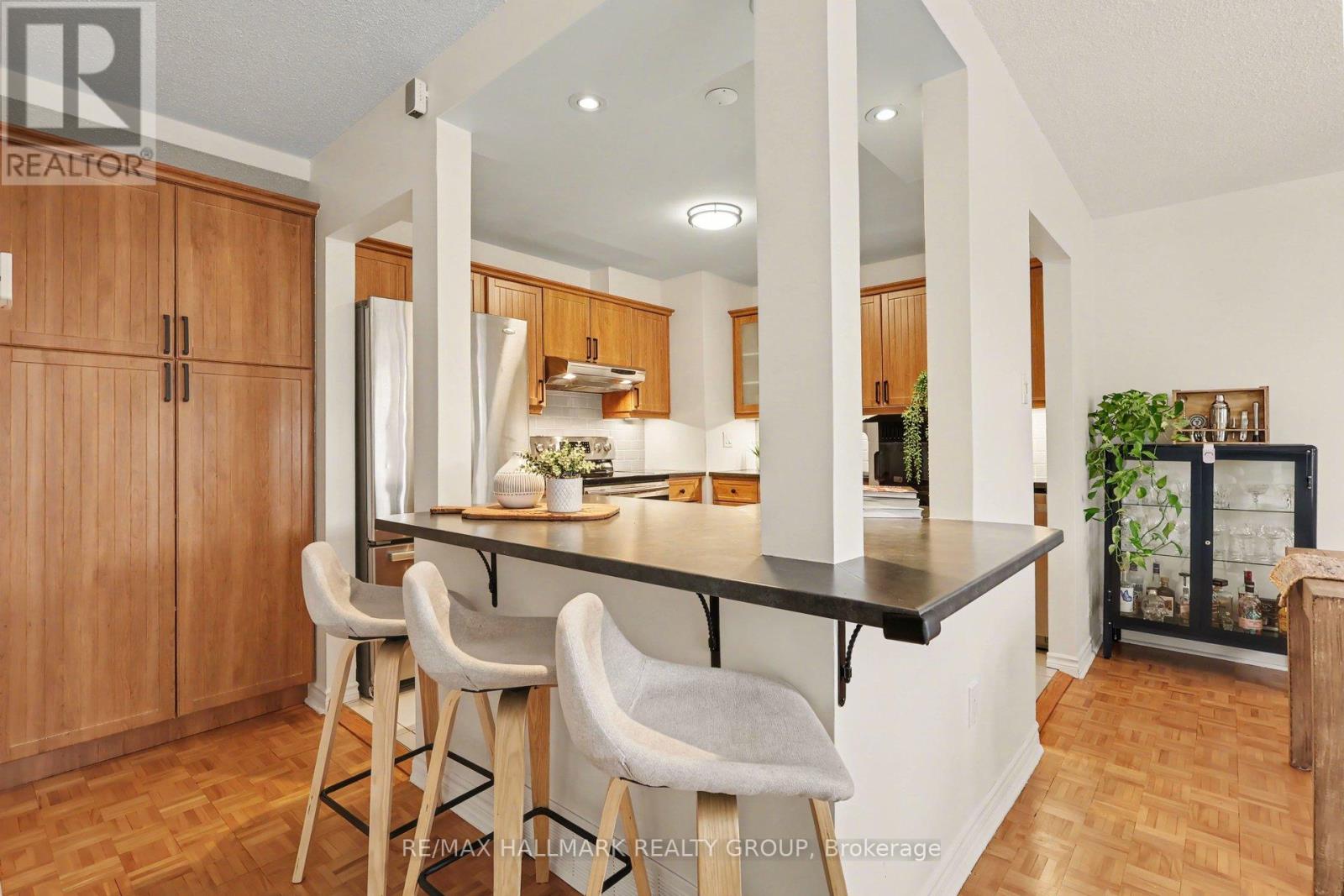 D - 77 Glen Park Drive, Ottawa, Ontario  K1B 3Z1 - Photo 6 - X12881984