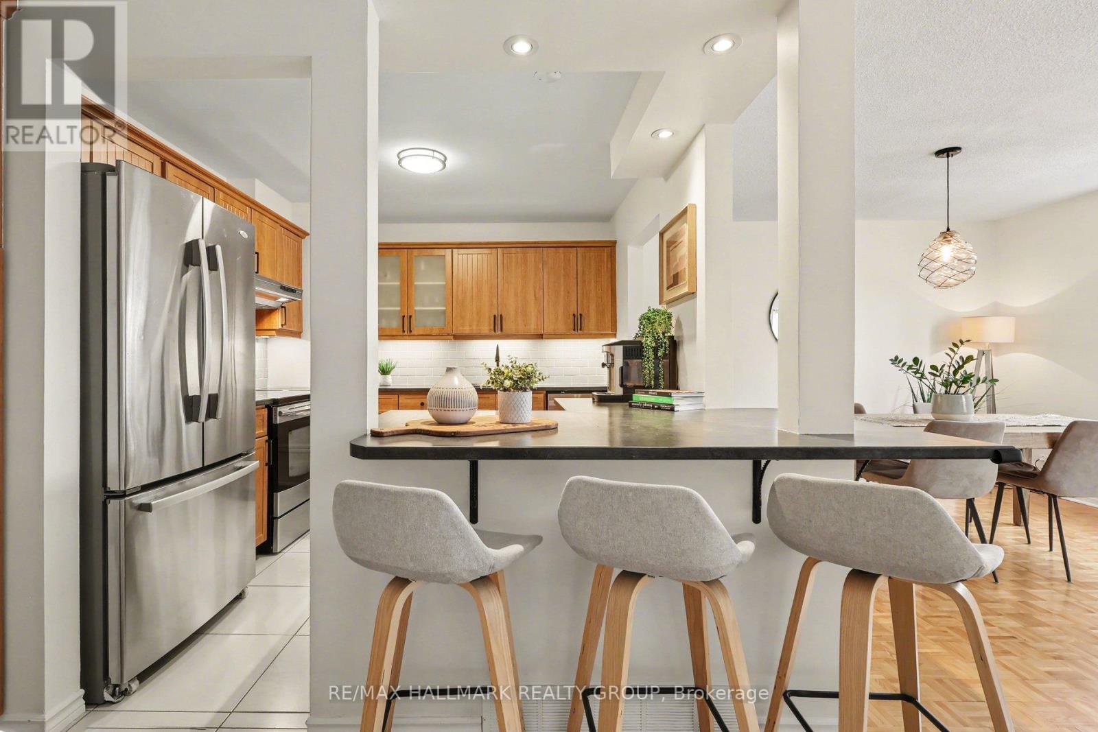 D - 77 Glen Park Drive, Ottawa, Ontario  K1B 3Z1 - Photo 7 - X12881984