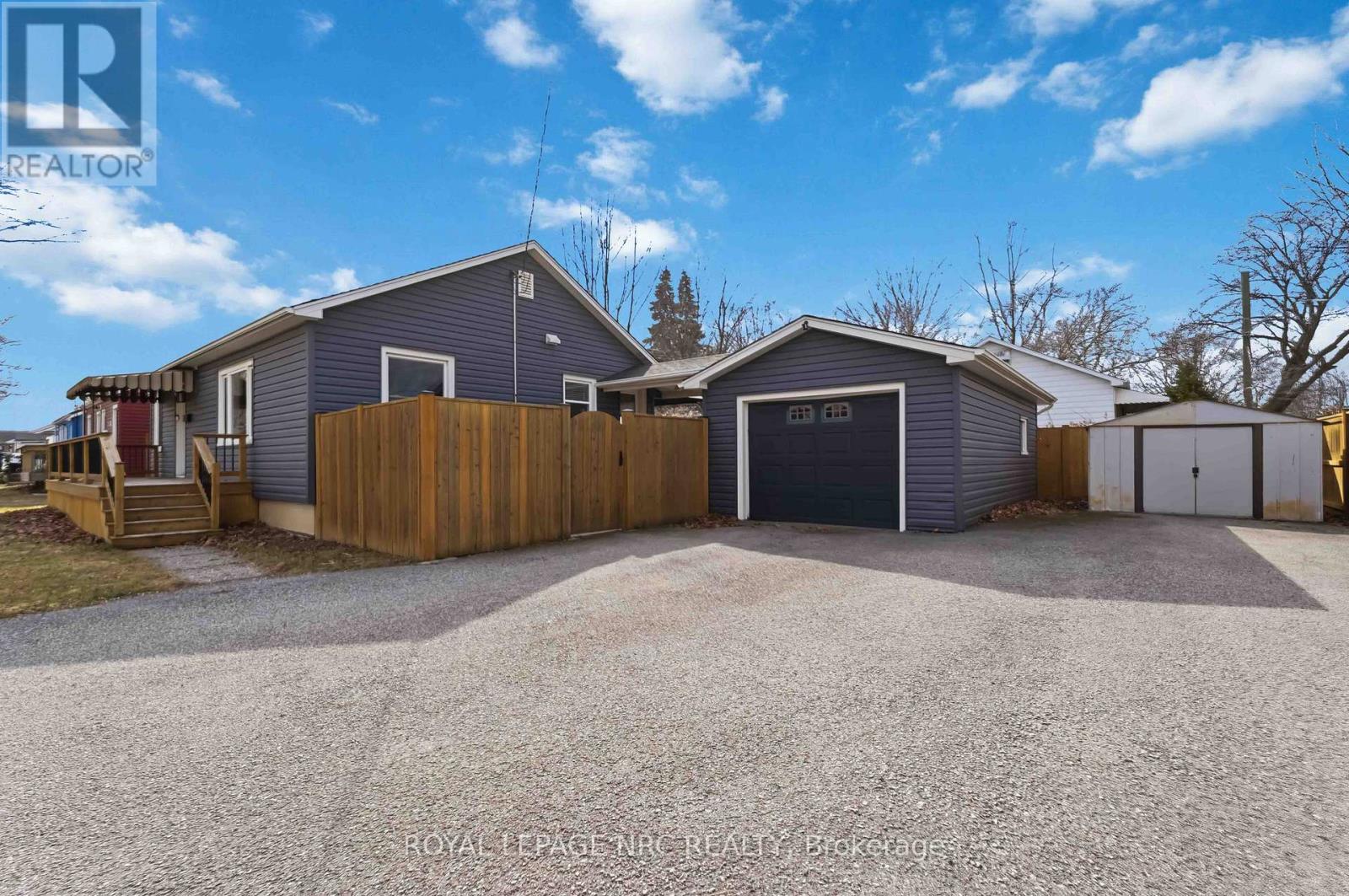 45 Shakespeare Avenue, St. Catharines, Ontario  L2R 6M8 - Photo 3 - X12882060