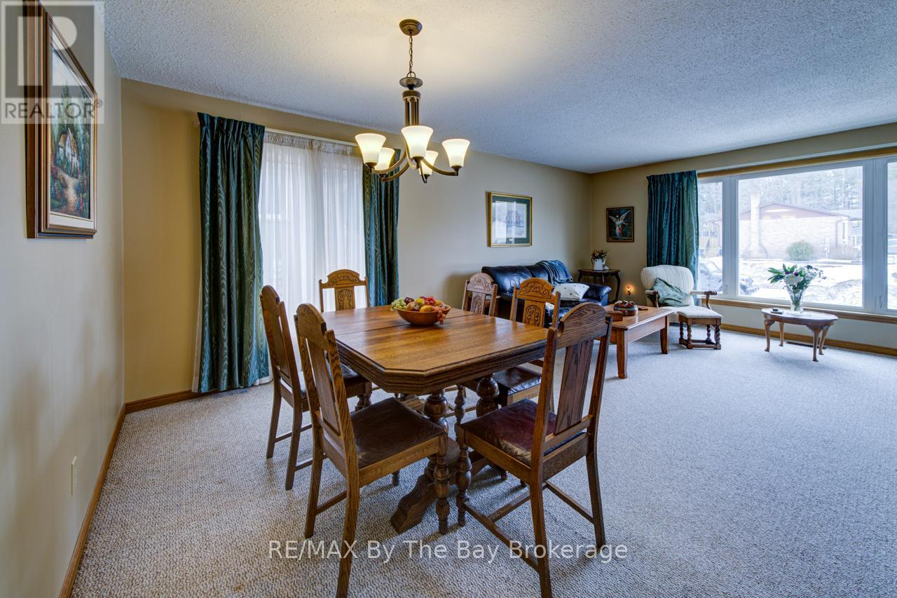 229 Datas Drive E, Clearview, Ontario  L0M 1S0 - Photo 12 - S12882000