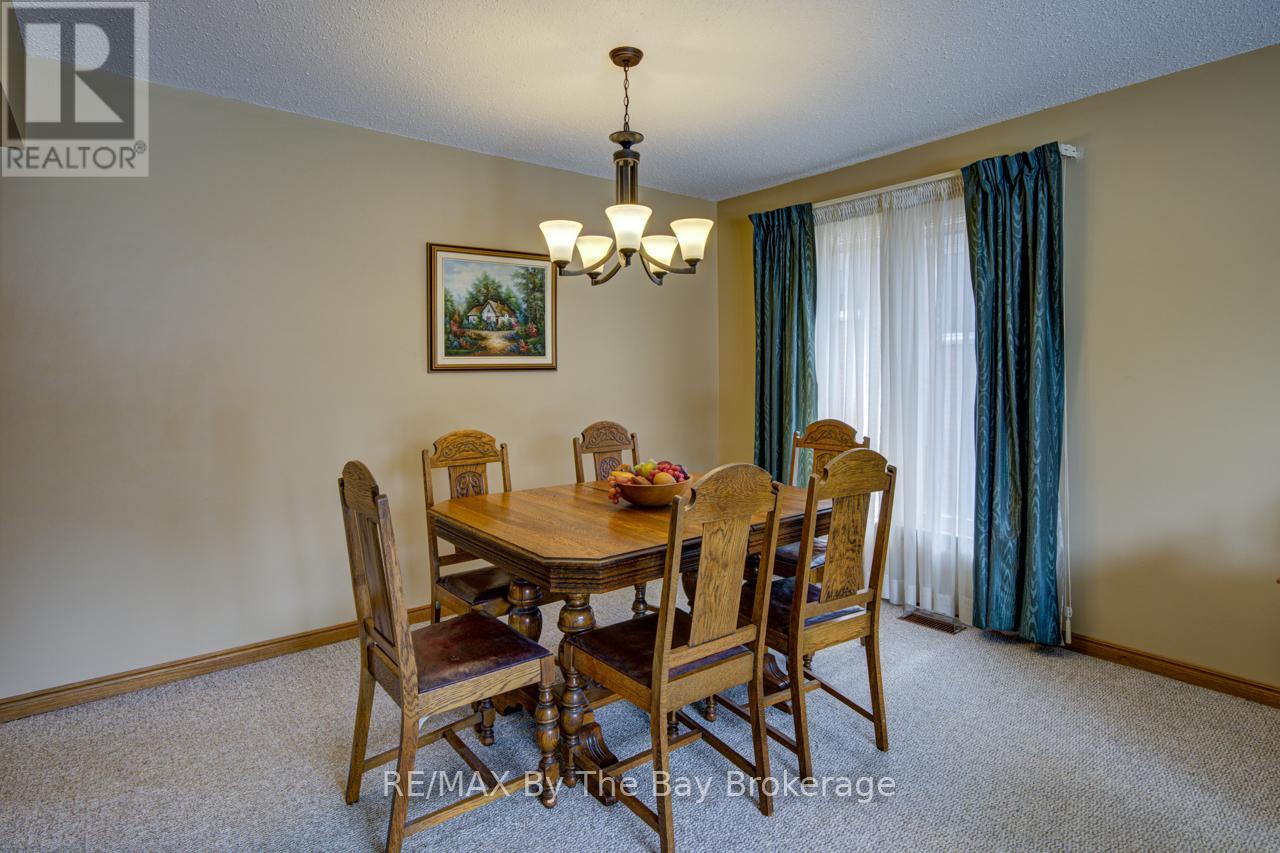 229 Datas Drive E, Clearview, Ontario  L0M 1S0 - Photo 13 - S12882000
