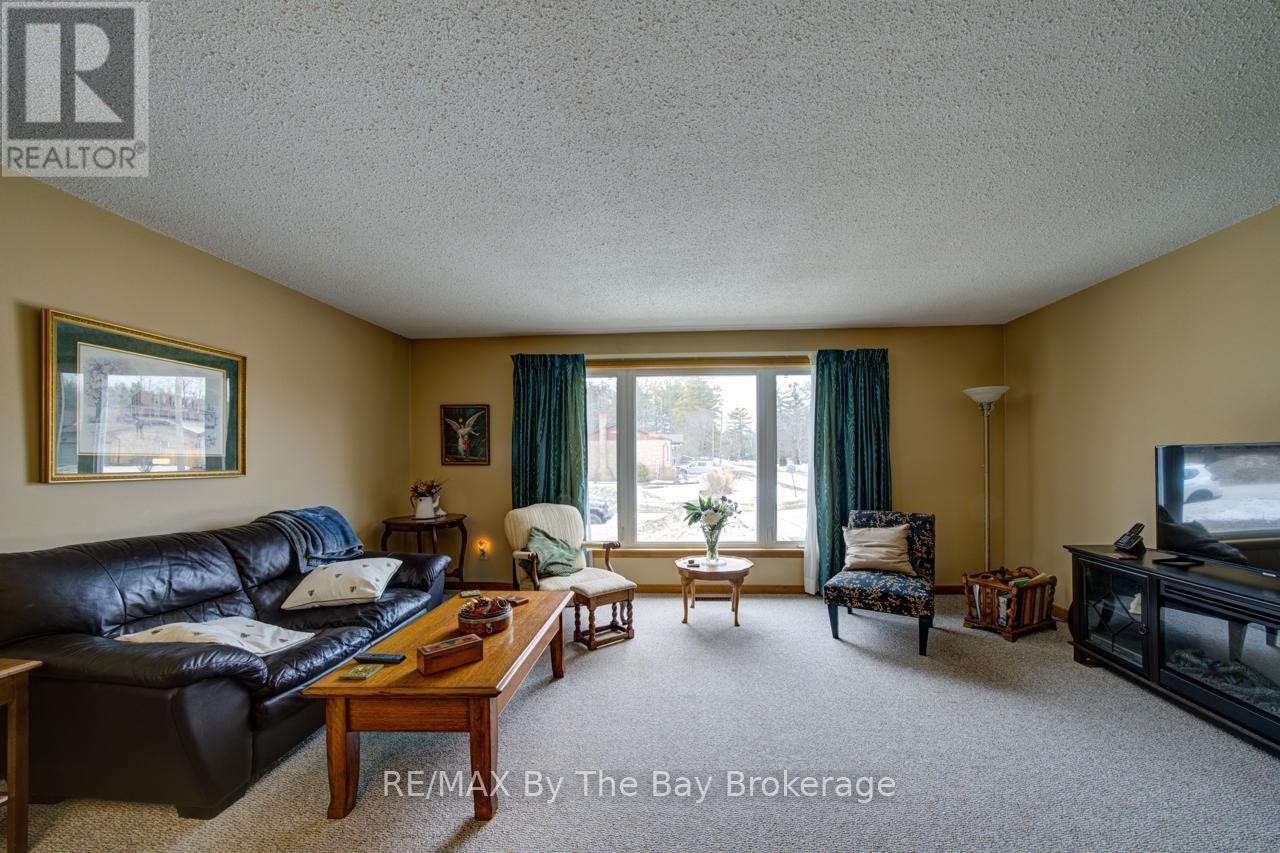 229 Datas Drive E, Clearview, Ontario  L0M 1S0 - Photo 16 - S12882000