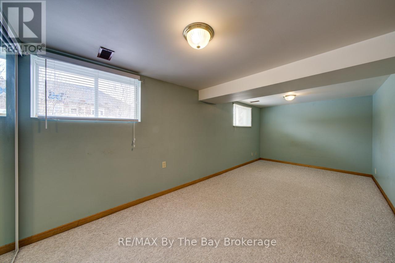 229 Datas Drive E, Clearview, Ontario  L0M 1S0 - Photo 34 - S12882000