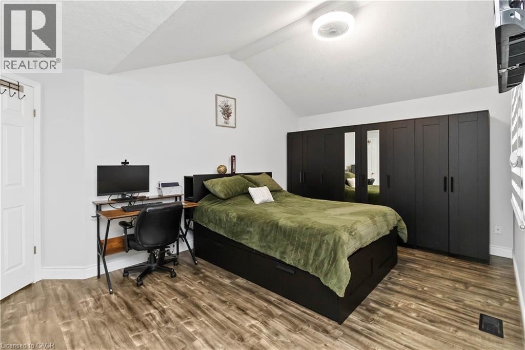 11 Bond Court, Guelph, Ontario  N1H 8N6 - Photo 22 - 40812112