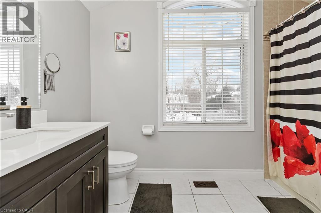 11 Bond Court, Guelph, Ontario  N1H 8N6 - Photo 25 - 40812112