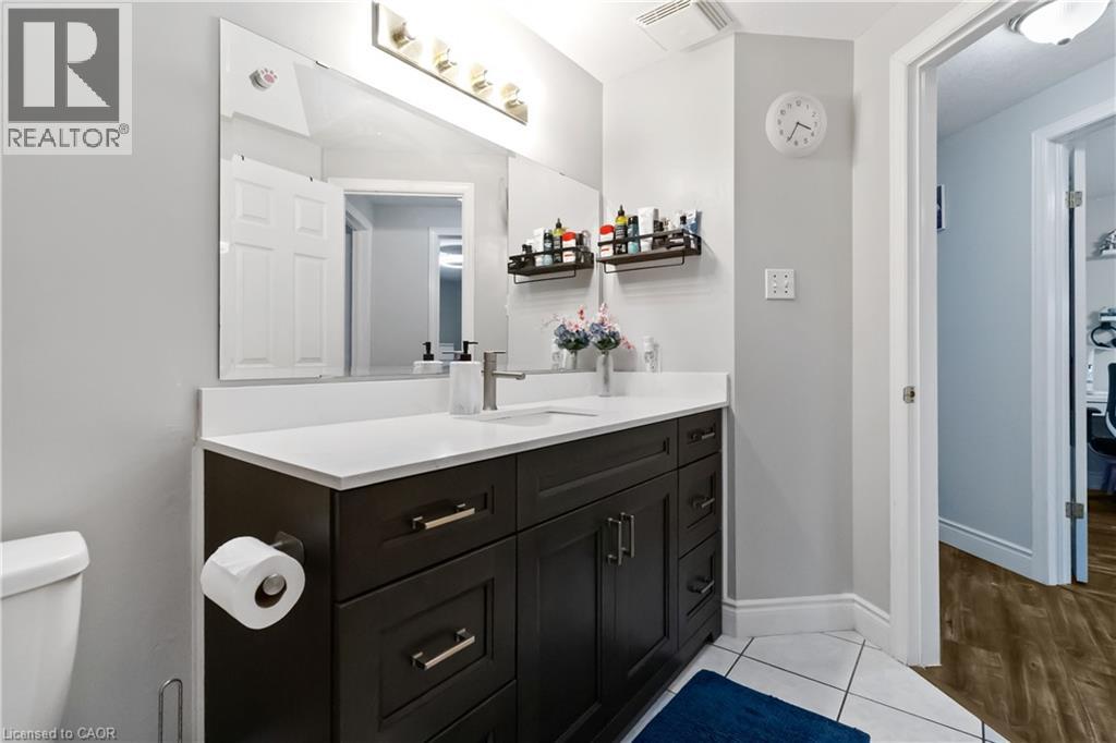 11 Bond Court, Guelph, Ontario  N1H 8N6 - Photo 28 - 40812112