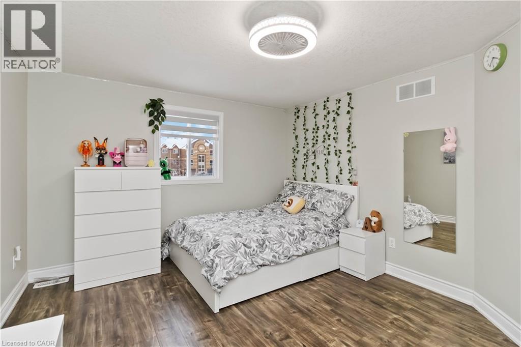 11 Bond Court, Guelph, Ontario  N1H 8N6 - Photo 31 - 40812112