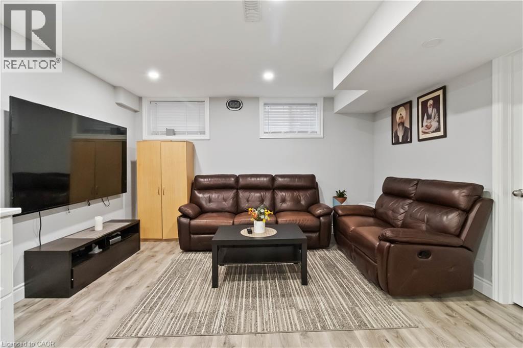 11 Bond Court, Guelph, Ontario  N1H 8N6 - Photo 41 - 40812112