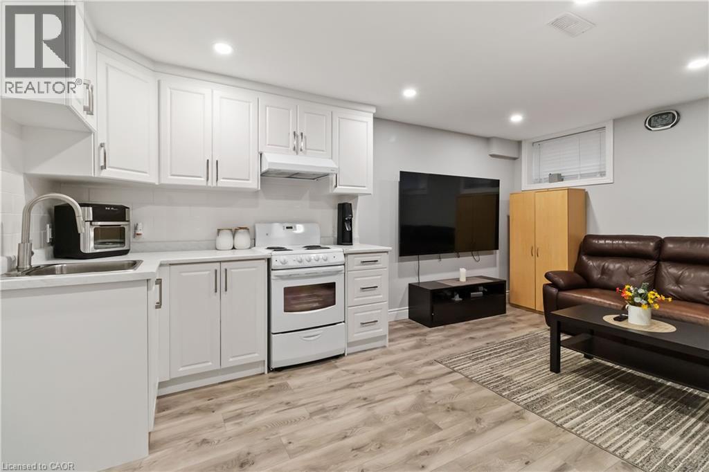 11 Bond Court, Guelph, Ontario  N1H 8N6 - Photo 42 - 40812112