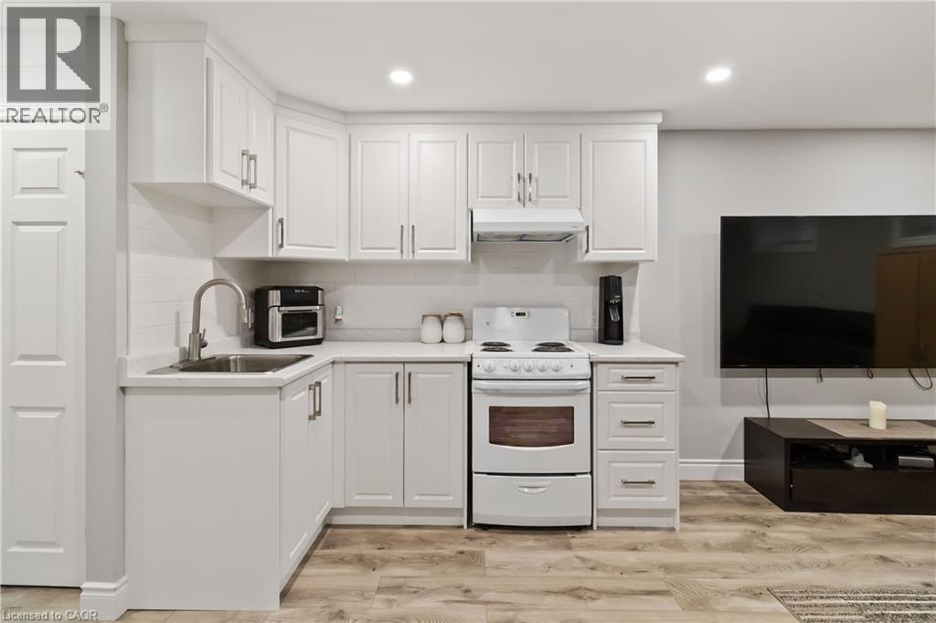 11 Bond Court, Guelph, Ontario  N1H 8N6 - Photo 44 - 40812112