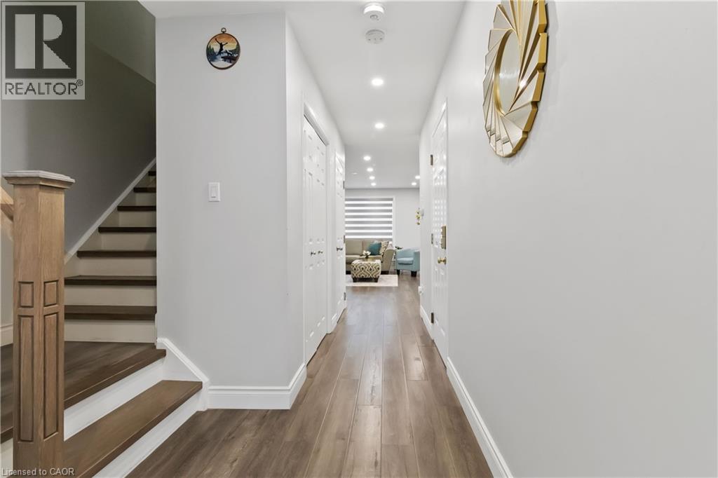 11 Bond Court, Guelph, Ontario  N1H 8N6 - Photo 7 - 40812112