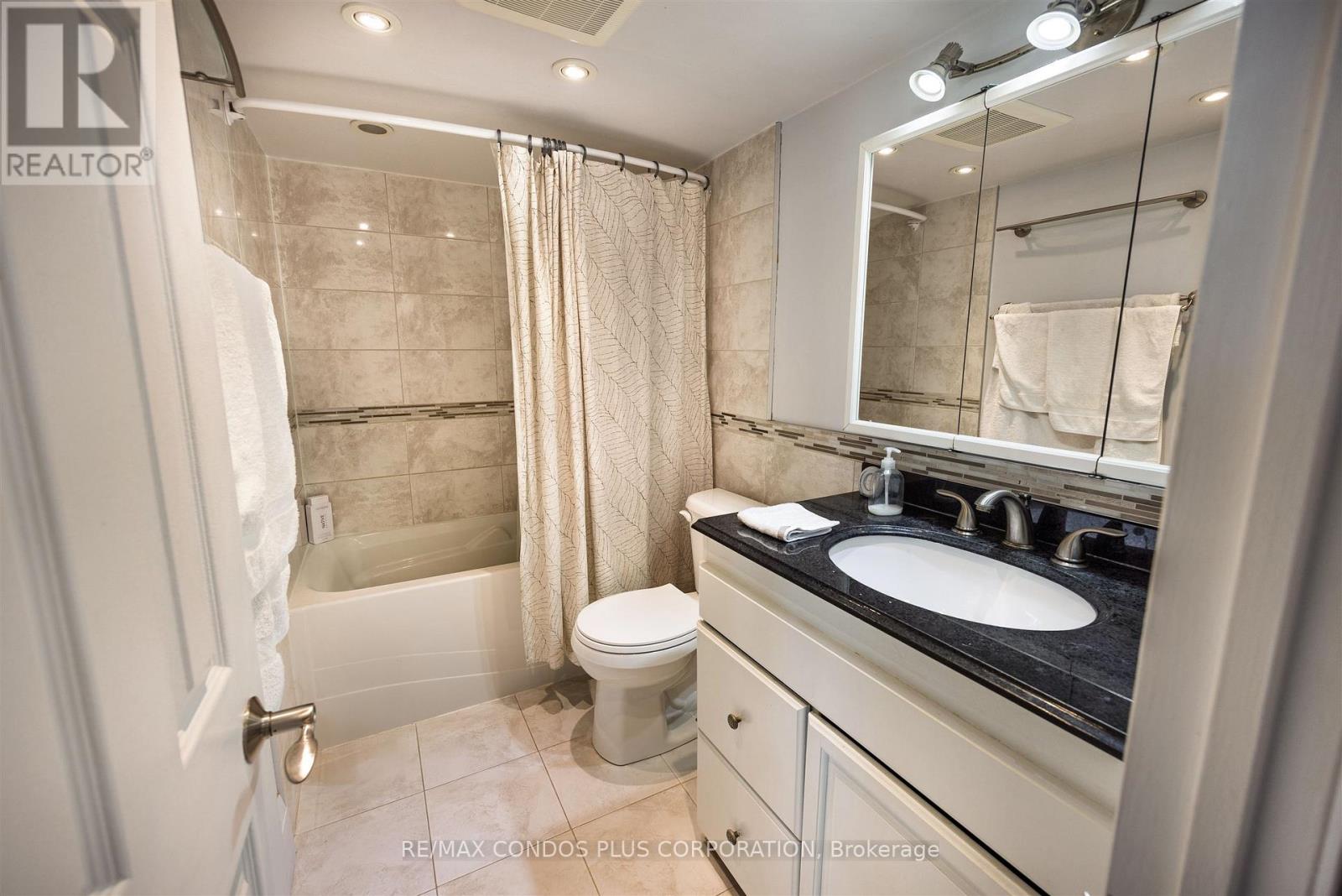 1807 - 55 Centre Avenue, Toronto, Ontario  M5G 1R4 - Photo 21 - C12881918