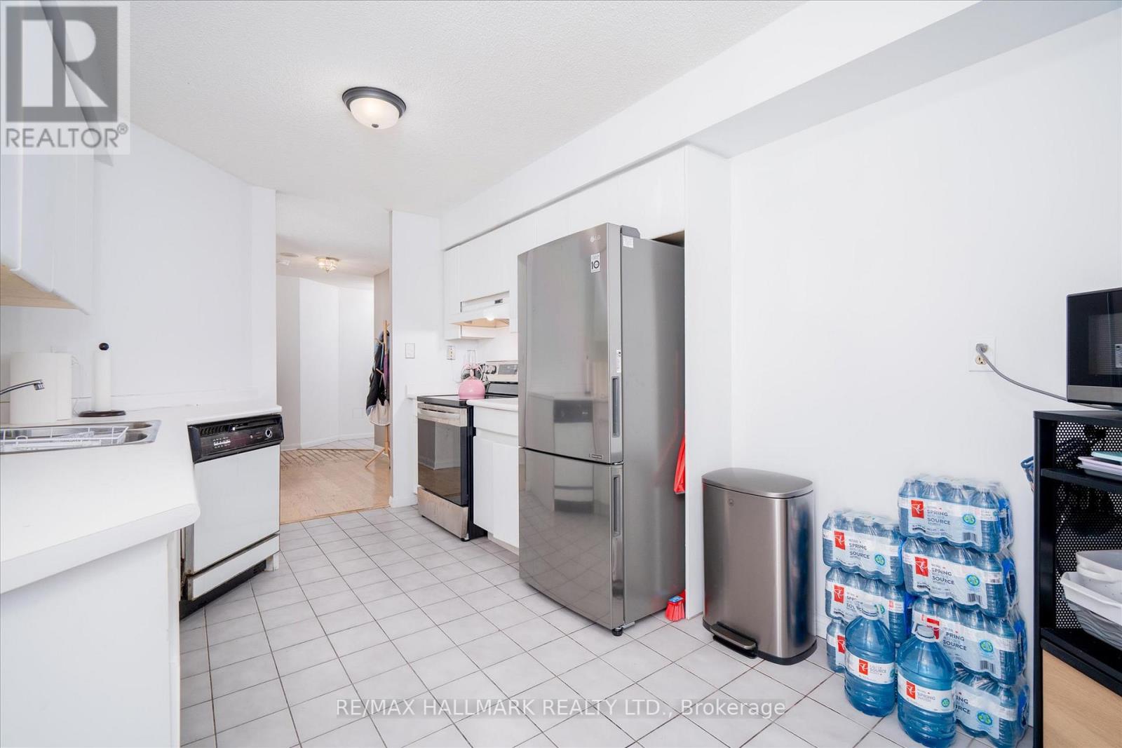 613 - 24 Wellesley Street W, Toronto, Ontario M4Y 2X6 - Photo 12 - C12881936