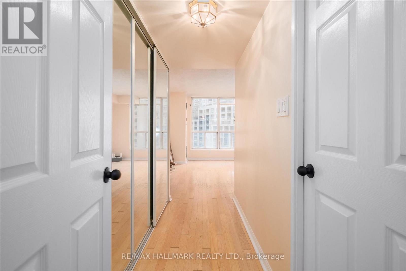 613 - 24 Wellesley Street W, Toronto, Ontario M4Y 2X6 - Photo 16 - C12881936