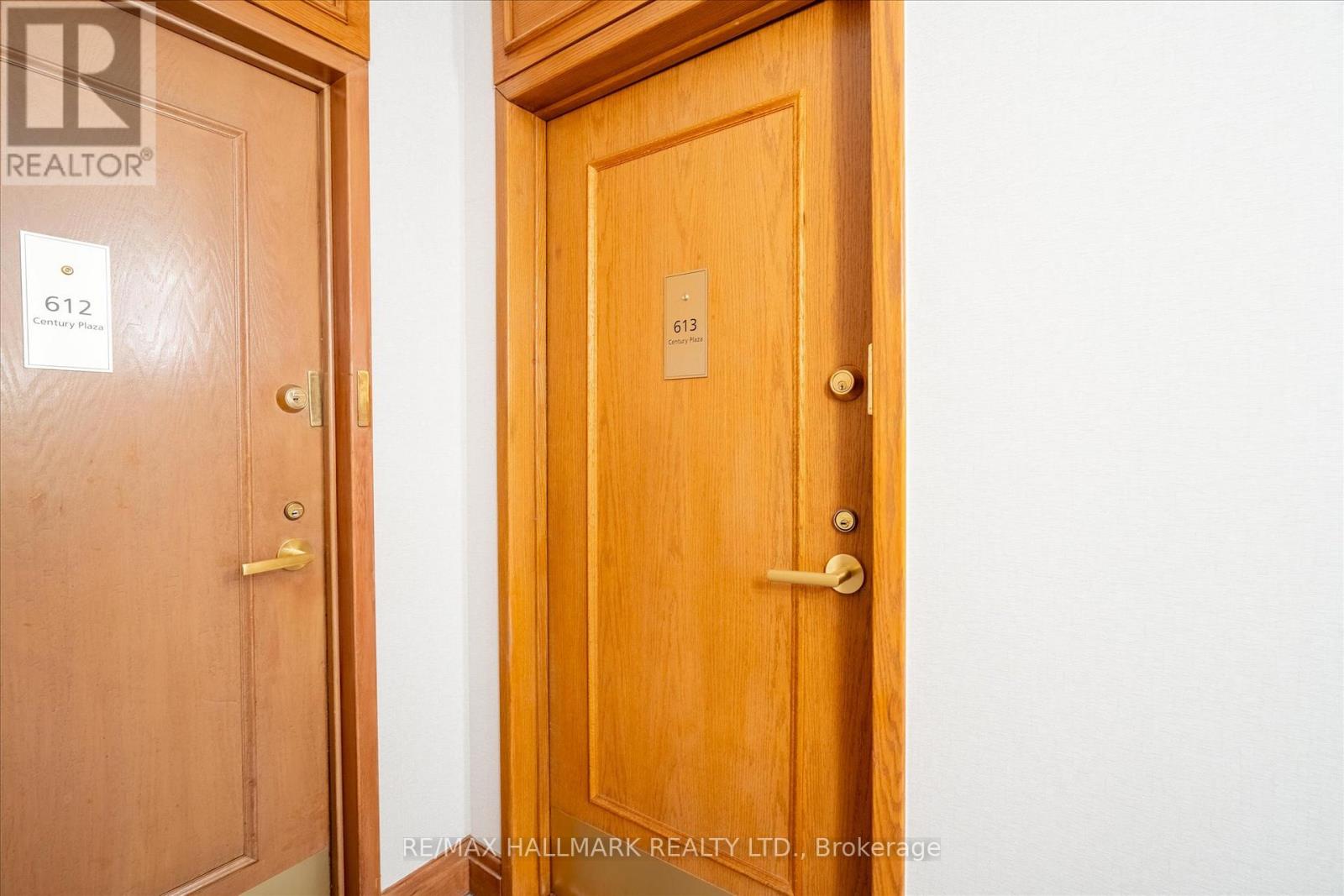 613 - 24 Wellesley Street W, Toronto, Ontario M4Y 2X6 - Photo 3 - C12881936