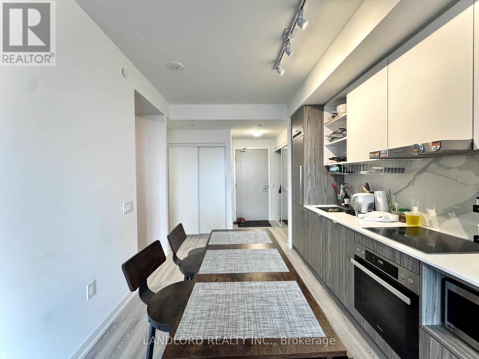 7102 - 55 Cooper Street, Toronto, Ontario  M5E 0G1 - Photo 3 - C12881974