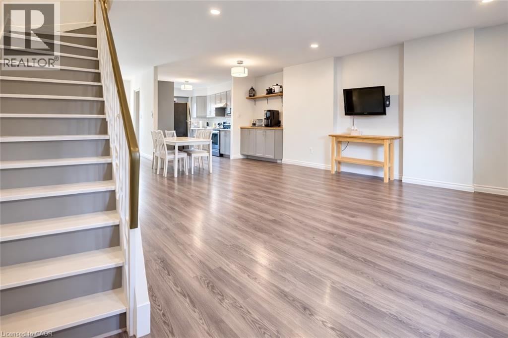 184 Westcourt Place, Waterloo, Ontario  N2L 2R7 - Photo 11 - 40810237