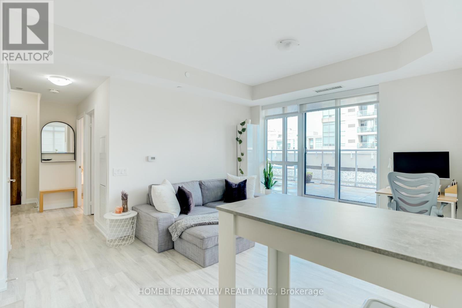 924 - 251 Manitoba Street, Toronto, Ontario M8Y 0C7 - Photo 9 - W12878204