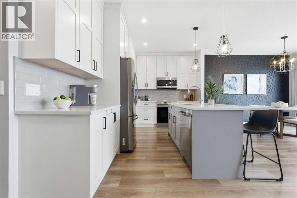 376 Fireside Way, Cochrane, Alberta  T4C 3B1 - Photo 7 - A2292325