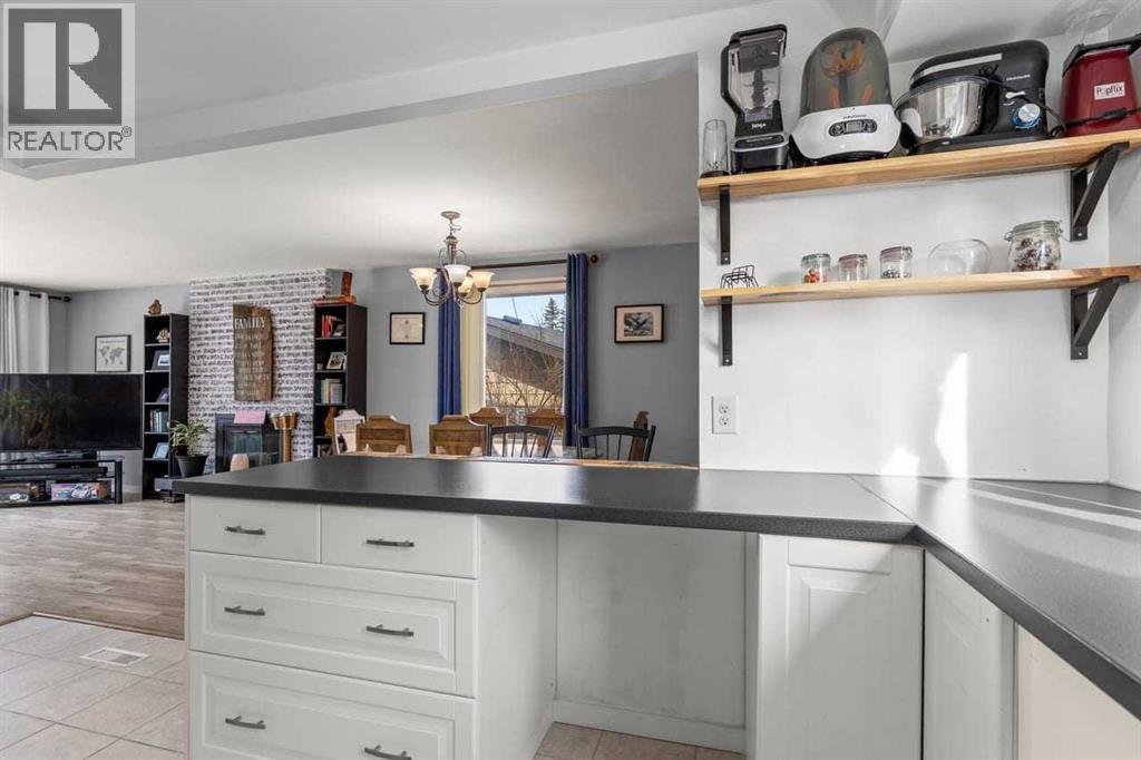 436 Queen Charlotte Road Se, Calgary, Alberta  T2H 4H7 - Photo 9 - A2293139