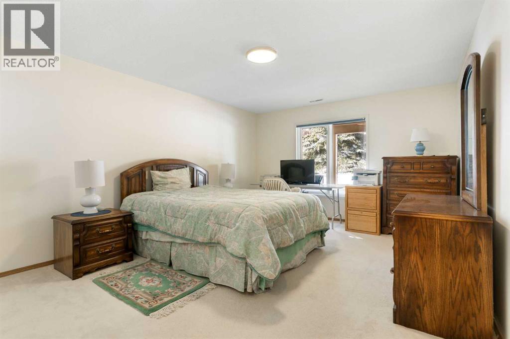 176 Christie Park Manor Sw, Calgary, Alberta  T3H 2T6 - Photo 32 - A2293322