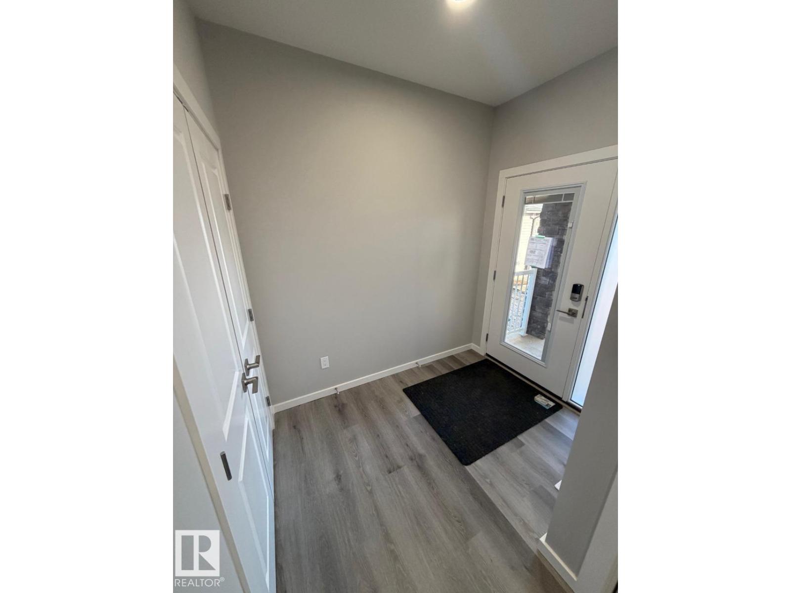 2334 Egret Wy Nw, Edmonton, Alberta  T6M 3G8 - Photo 3 - E4477439