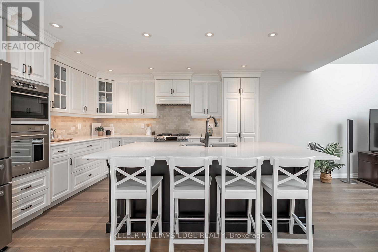 3270 Spruce Avenue, Burlington, Ontario  L7N 1J4 - Photo 11 - W12881988