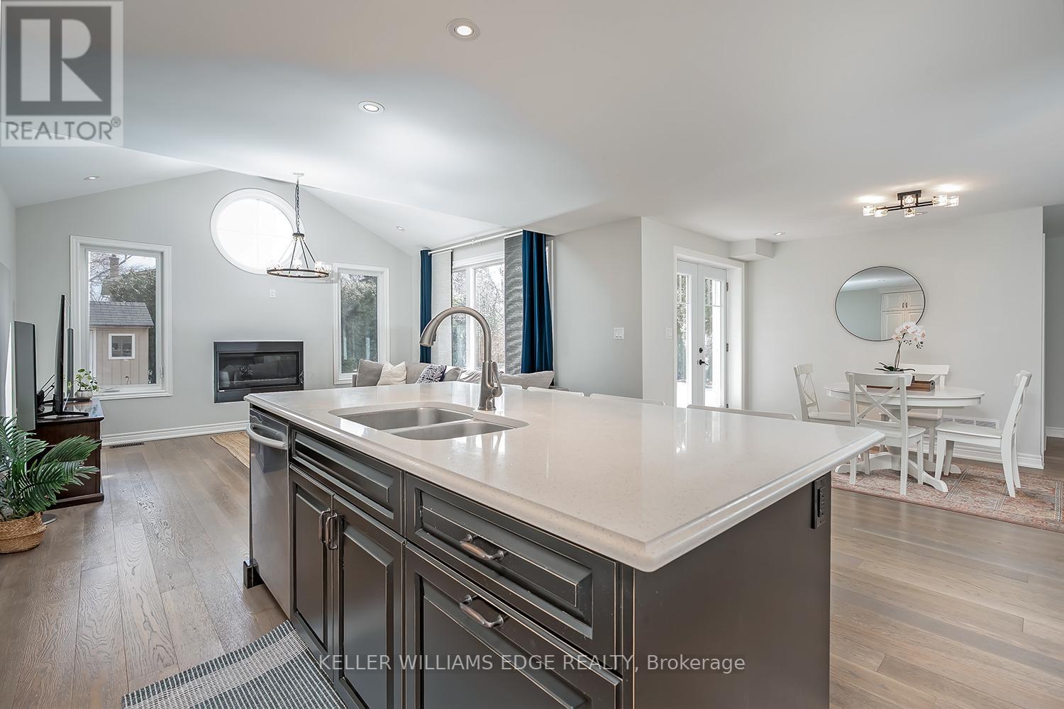 3270 Spruce Avenue, Burlington, Ontario  L7N 1J4 - Photo 15 - W12881988