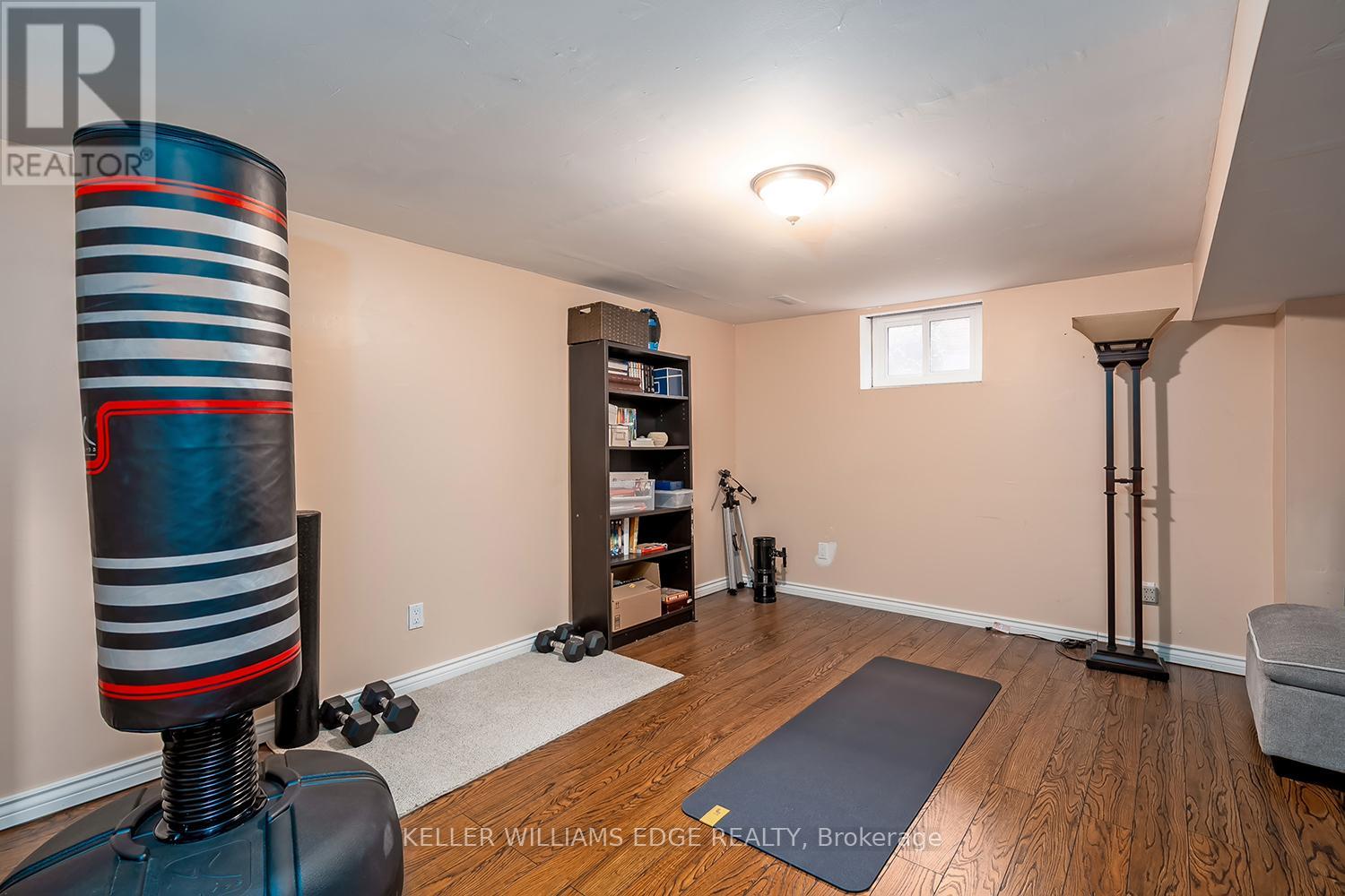 3270 Spruce Avenue, Burlington, Ontario  L7N 1J4 - Photo 33 - W12881988