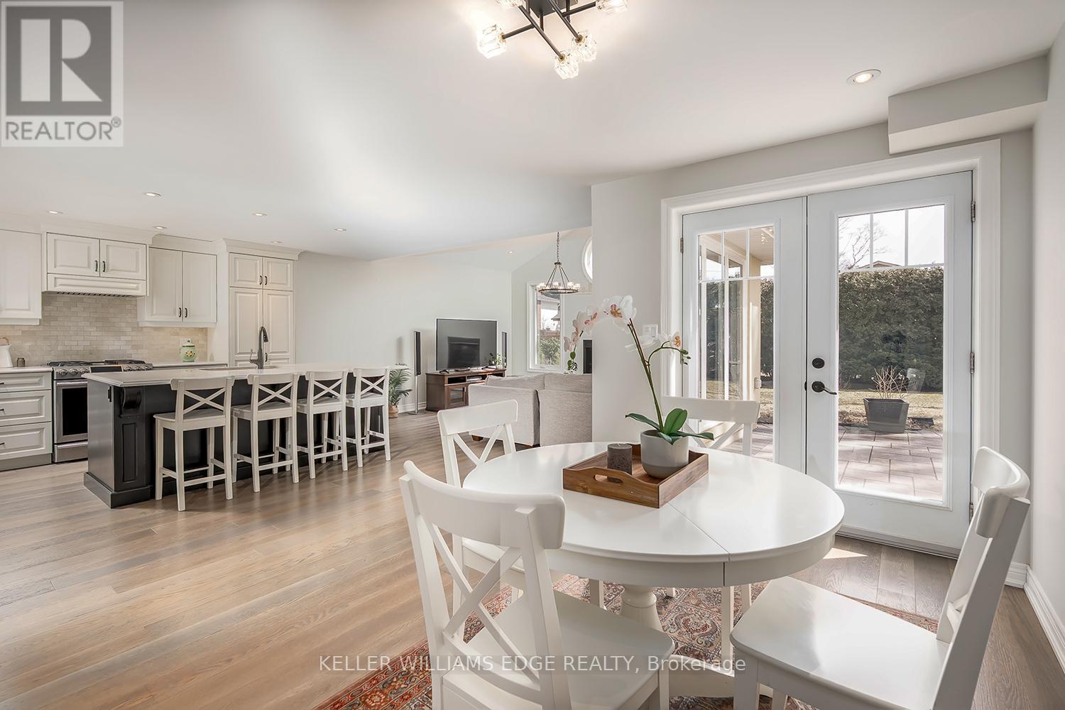 3270 Spruce Avenue, Burlington, Ontario  L7N 1J4 - Photo 9 - W12881988