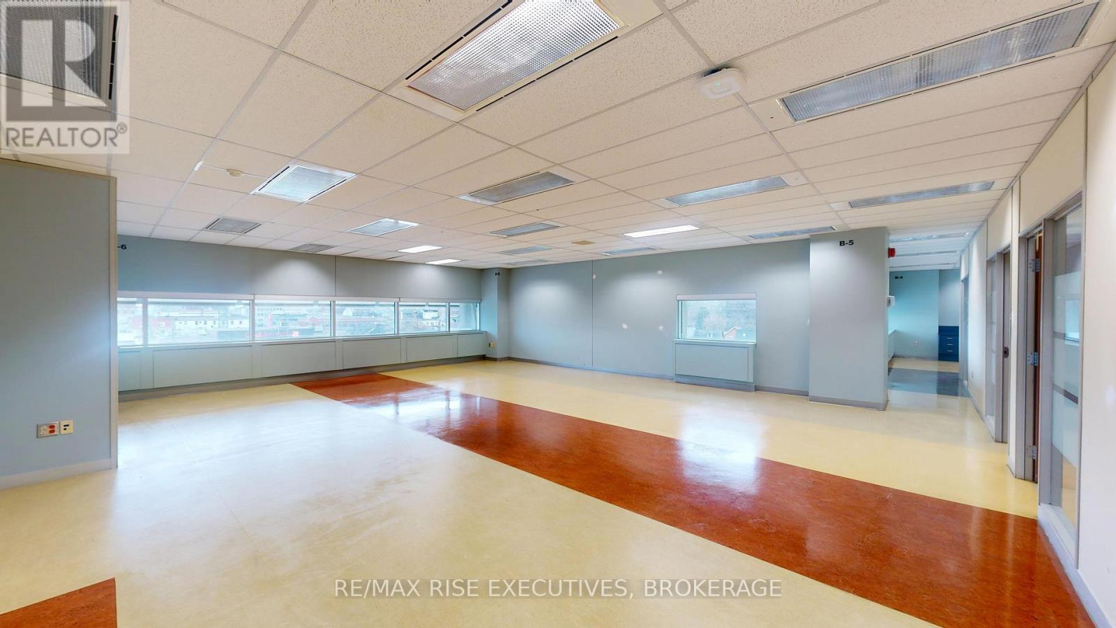 503 - 49 Place D' Armes, Kingston (East Of Sir John A. Blvd), Ontario  K7K 6E1 - Photo 15 - X12805316