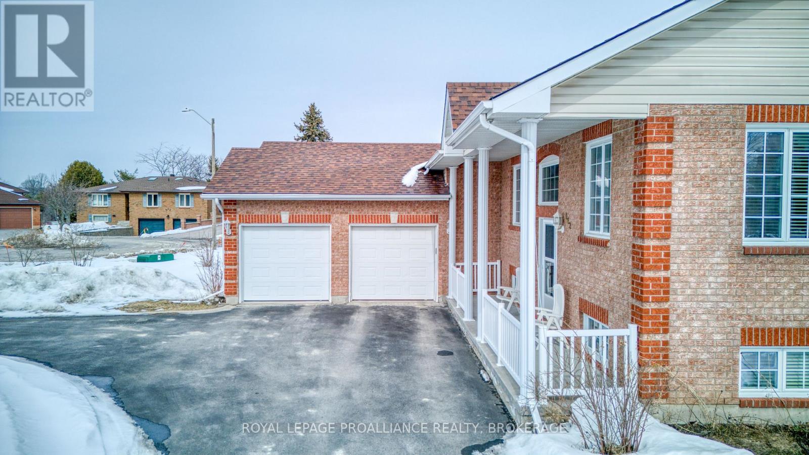 662 Millbrook Crescent, Kingston, Ontario  K7M 7Z8 - Photo 4 - X12882054