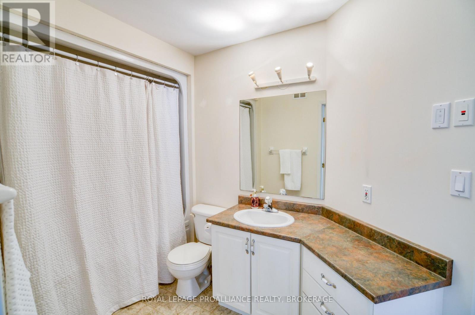 662 Millbrook Crescent, Kingston, Ontario  K7M 7Z8 - Photo 25 - X12882054