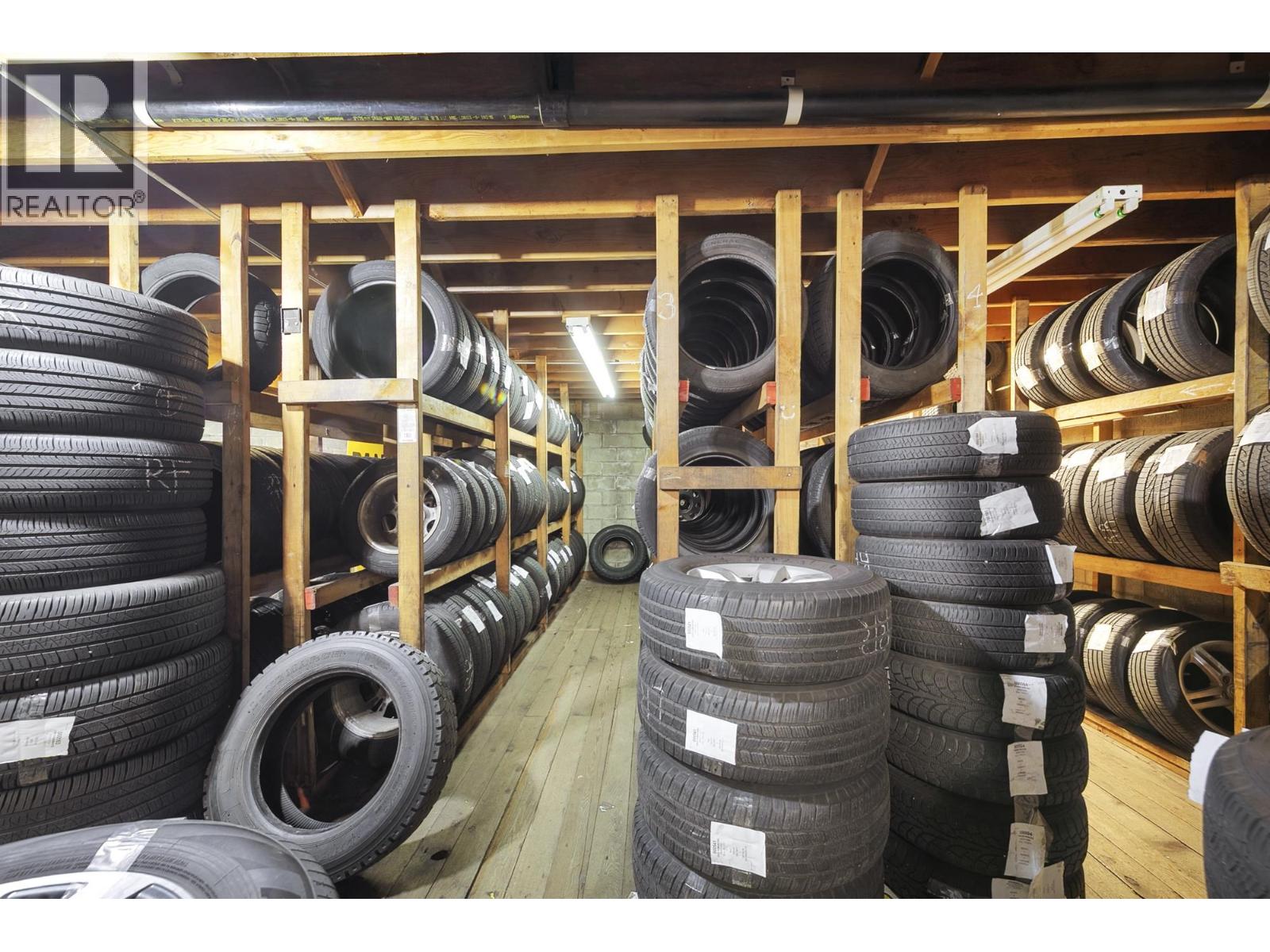 6092 Kingsway, Burnaby, British Columbia  V5J 1H3 - Photo 10 - C8077005