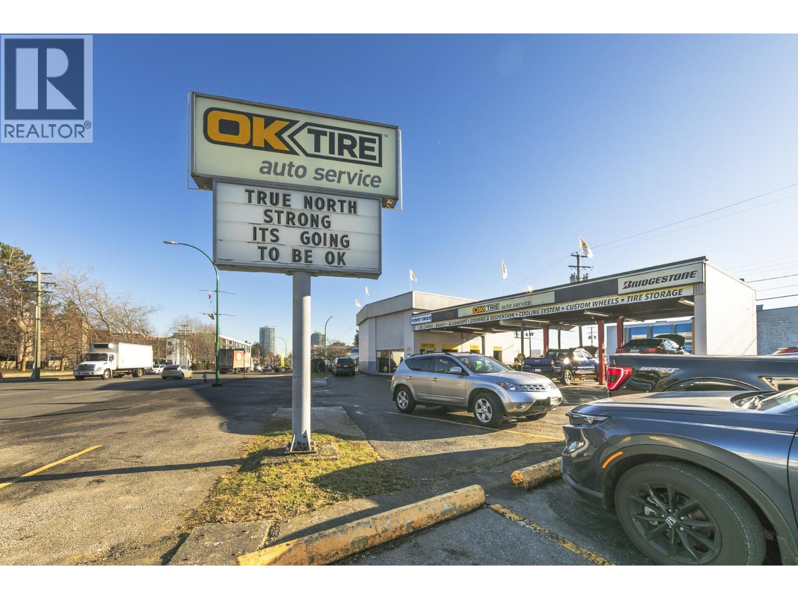 6092 Kingsway, Burnaby, British Columbia  V5J 1H3 - Photo 1 - C8077005