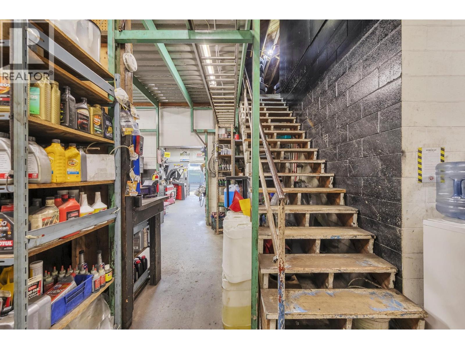 6092 Kingsway, Burnaby, British Columbia  V5J 1H3 - Photo 9 - C8077005