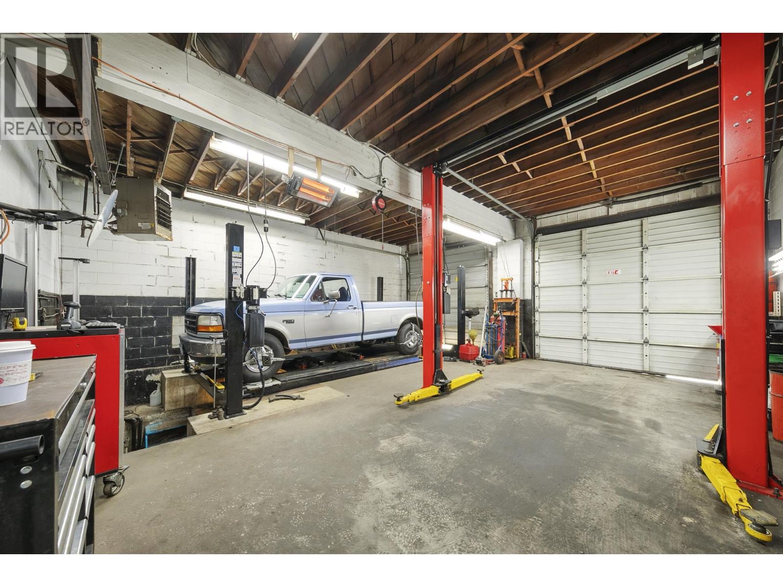 6092 Kingsway, Burnaby, British Columbia  V5J 1H3 - Photo 13 - C8077005