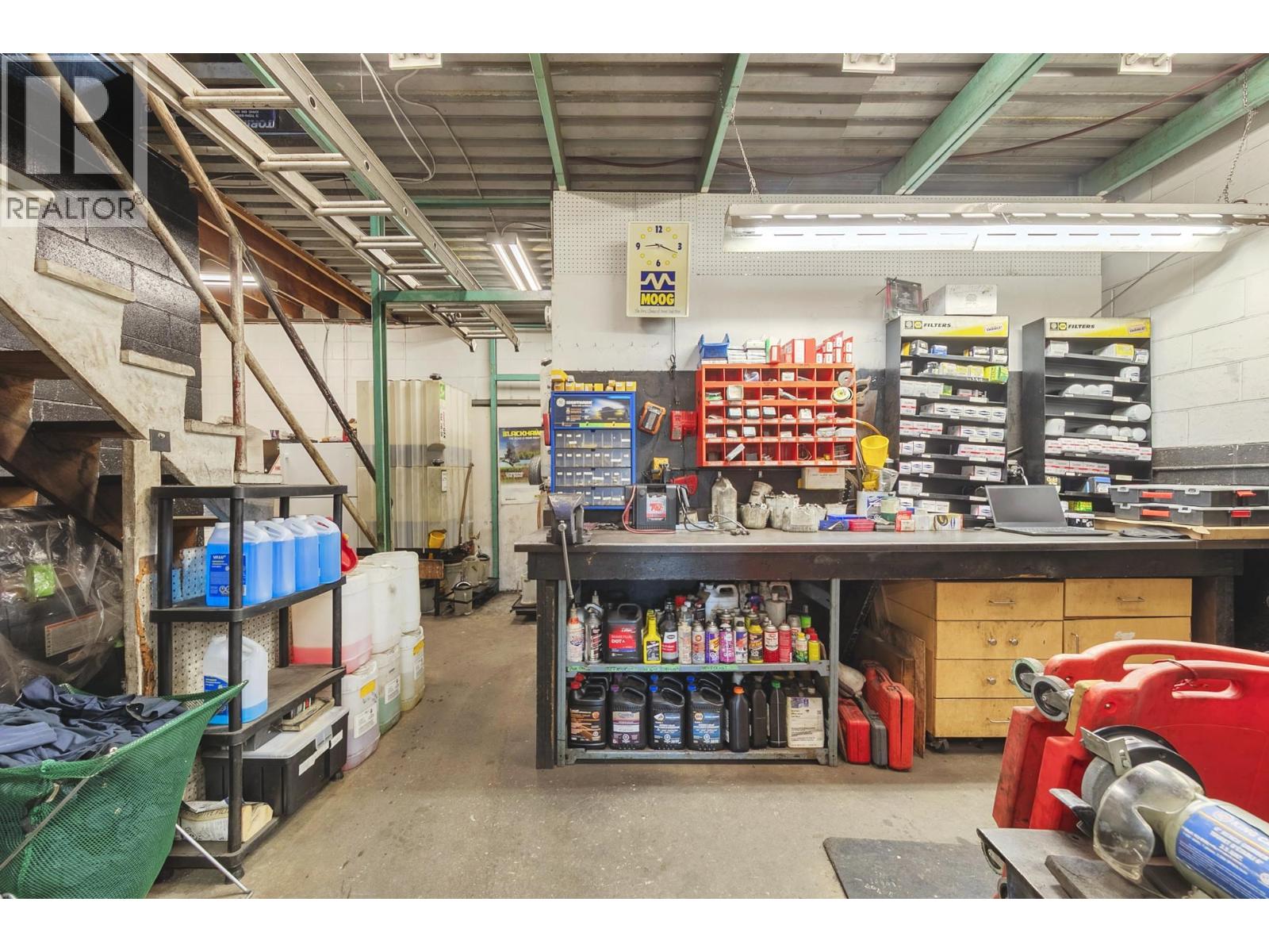 6092 Kingsway, Burnaby, British Columbia  V5J 1H3 - Photo 8 - C8077005