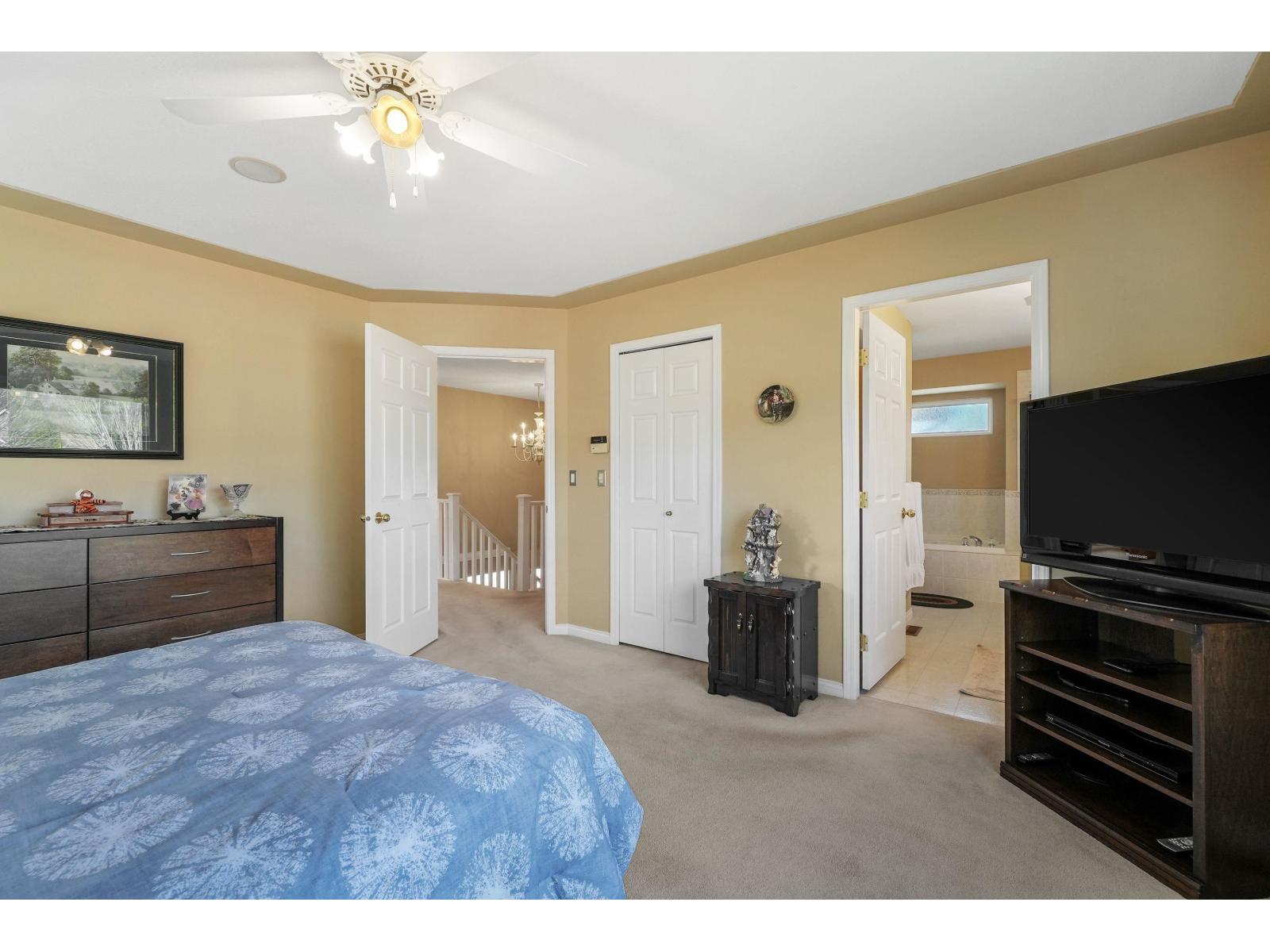 18111 68a Avenue, Surrey, British Columbia  V3S 9C2 - Photo 13 - R3099610