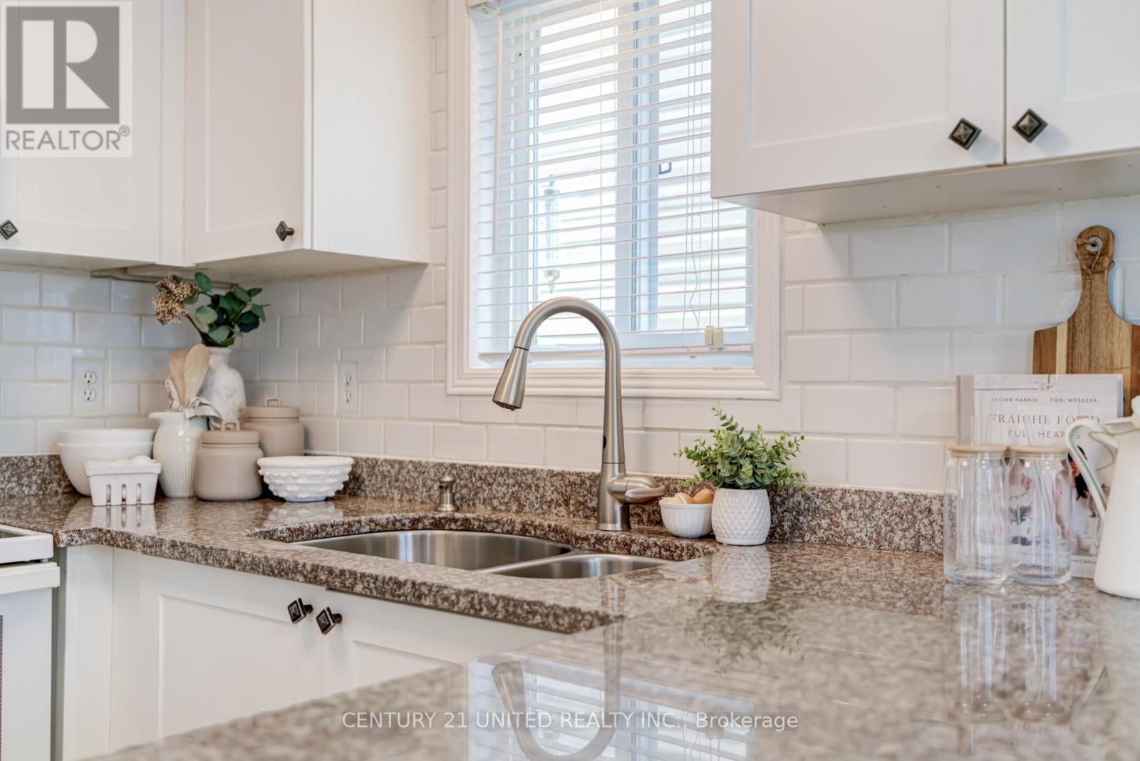 67 Ault Crescent, Whitby, Ontario  L1M 2G7 - Photo 16 - E12882158