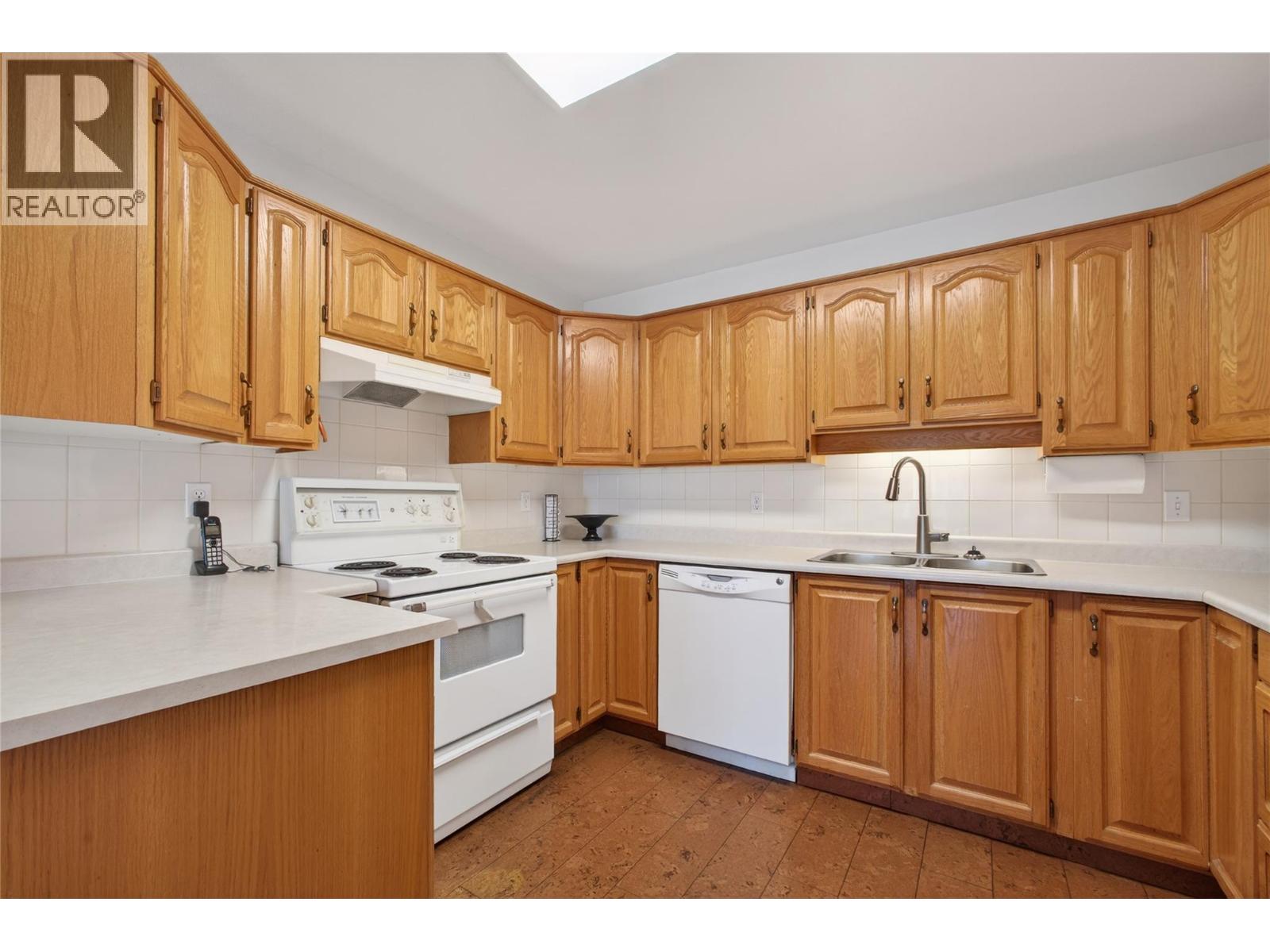 1055 Lawrence Avenue Unit# 101, Kelowna, British Columbia  V1Y 6M3 - Photo 10 - 10377459