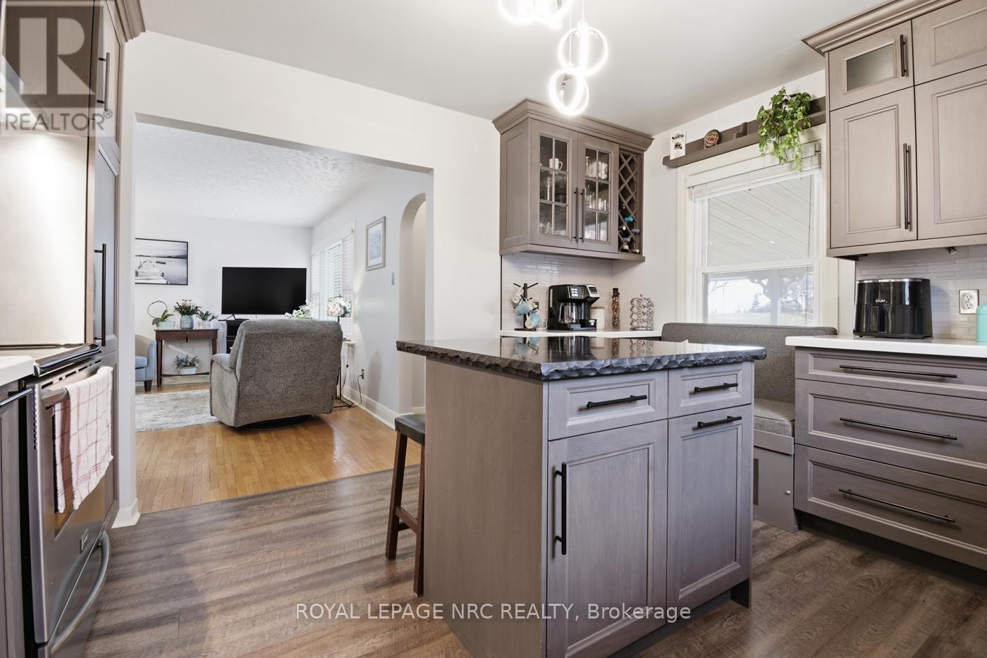 123 Sugarloaf Street, Port Colborne, Ontario  L3K 2N5 - Photo 11 - X12881044