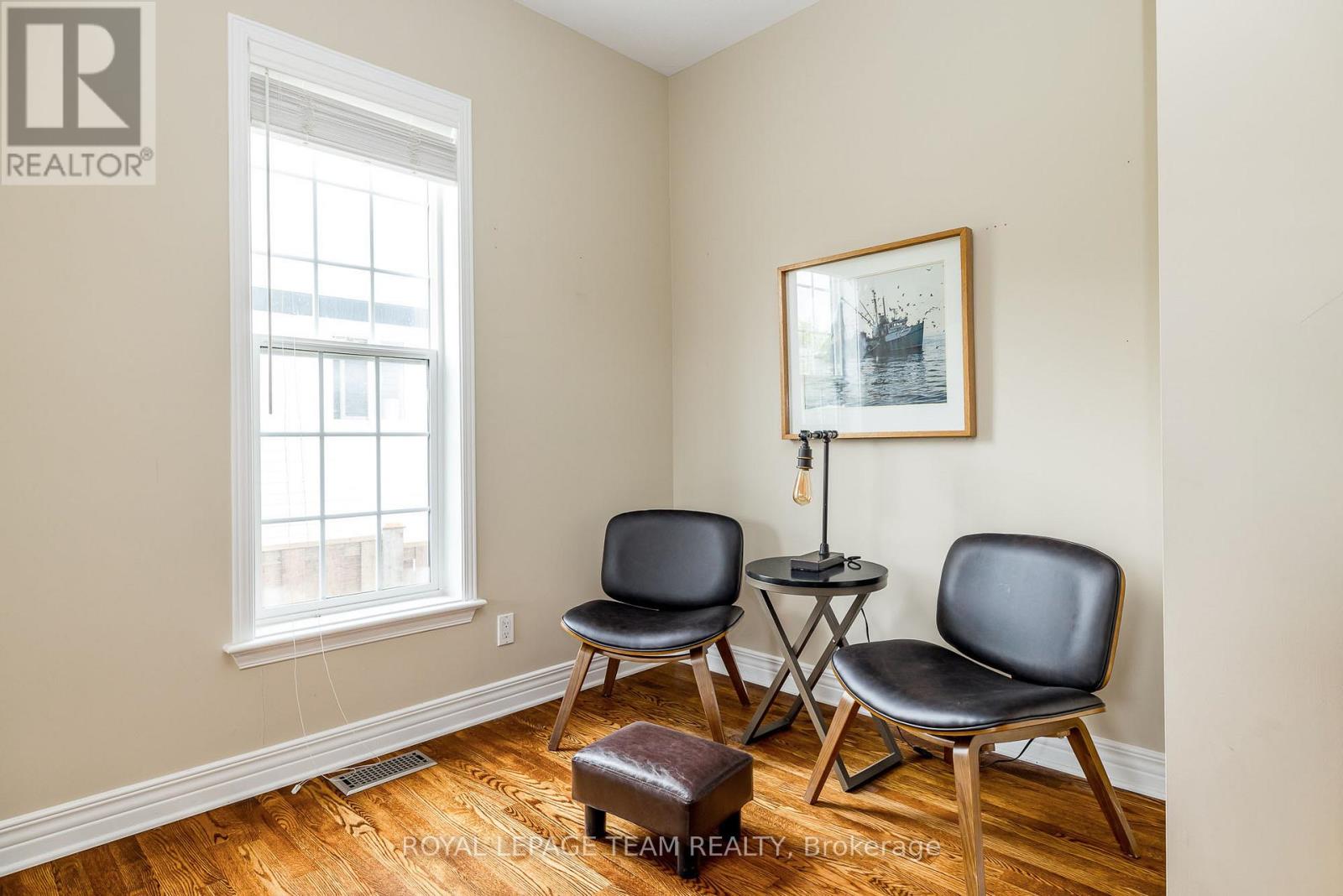 10 Beechgrove Gardens, Ottawa, Ontario  K2S 1W5 - Photo 20 - X12882122