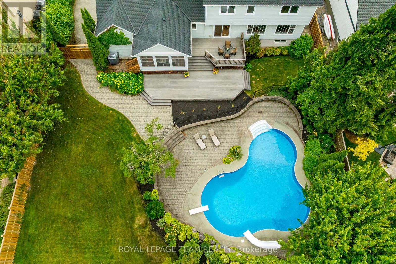 10 Beechgrove Gardens, Ottawa, Ontario  K2S 1W5 - Photo 45 - X12882122